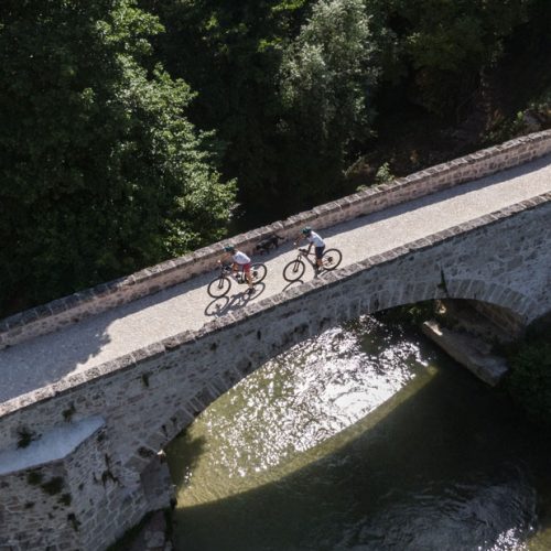 bike su ponte sopra al fiume era a castel san felice